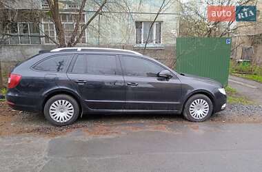 Універсал Skoda Superb 2011 в Львові