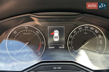 Лифтбек Skoda Superb 2015 в 