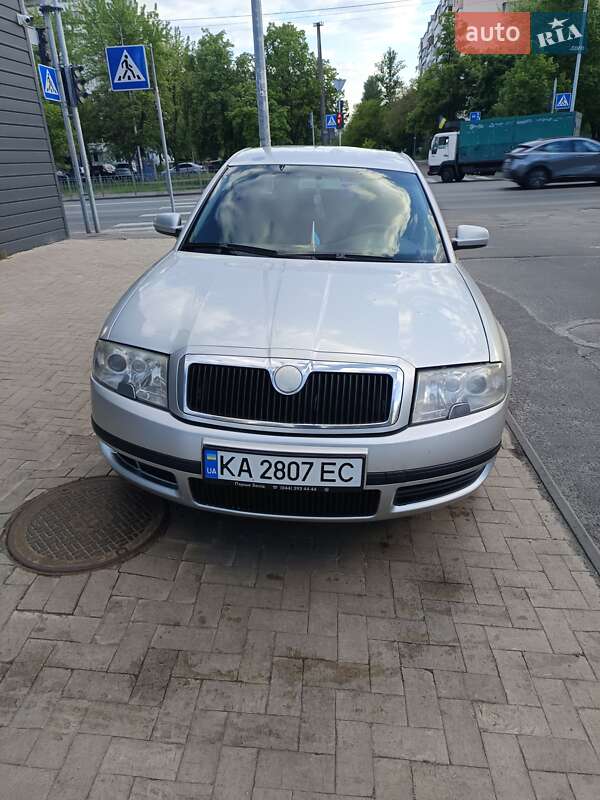 Ліфтбек Skoda Superb 2004 в 