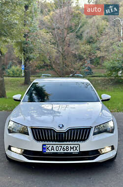 Лифтбек Skoda Superb 2015 в 
