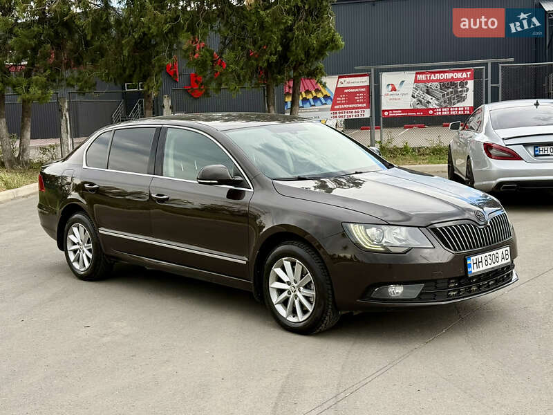 Лифтбек Skoda Superb 2014 в Измаиле