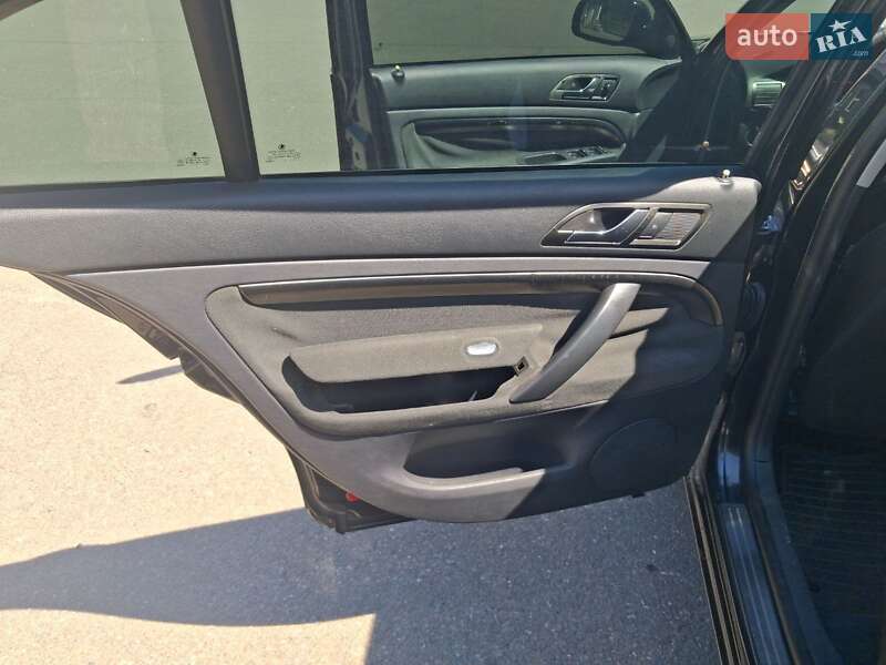 Лифтбек Skoda Superb 2004 в Чернигове