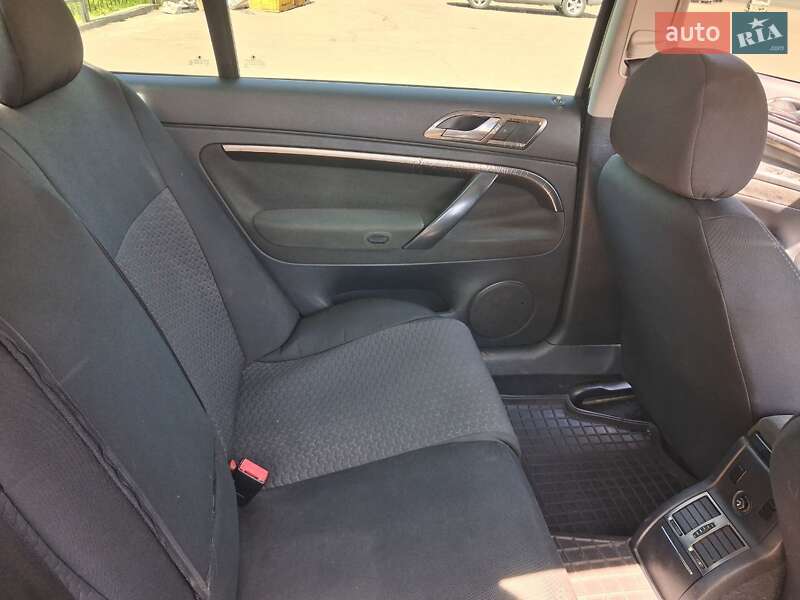 Лифтбек Skoda Superb 2004 в Чернигове