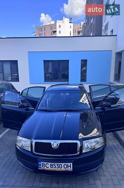 Ліфтбек Skoda Superb 2004 в Львові