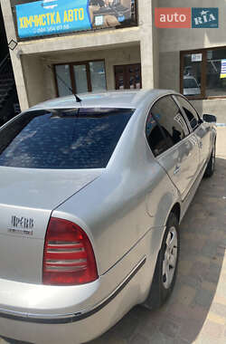 Лифтбек Skoda Superb 2002 в 