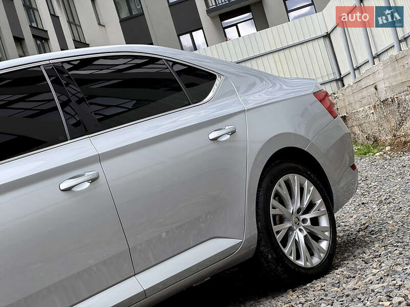 Ліфтбек Skoda Superb 2022 в Ужгороді