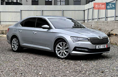 Лифтбек Skoda Superb 2022 в 
