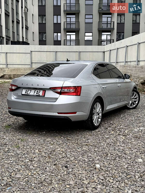 Ліфтбек Skoda Superb 2022 в Ужгороді
