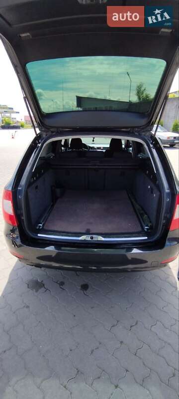 Универсал Skoda Superb 2011 в Сарнах