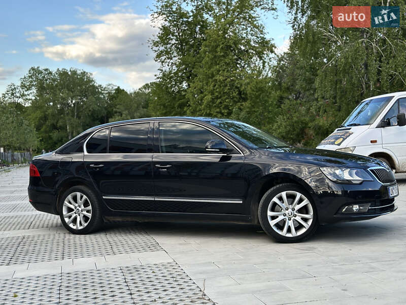 Лифтбек Skoda Superb 2014 в Львове