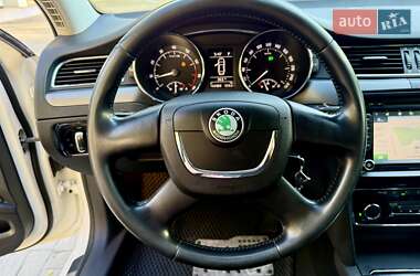 Лифтбек Skoda Superb 2013 в 