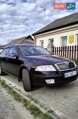 Ліфтбек Skoda Superb 2006 в Дніпрі