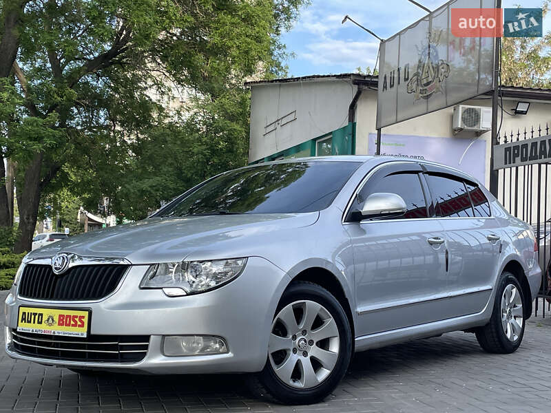 Лифтбек Skoda Superb 2012 в 