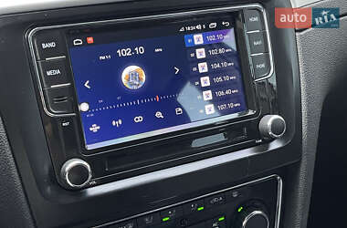 Лифтбек Skoda Superb 2012 в 
