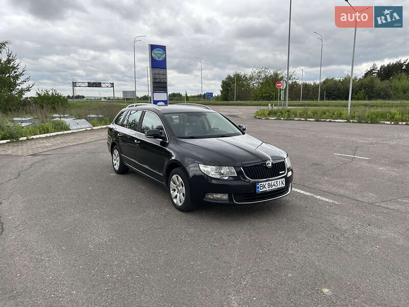 Универсал Skoda Superb 2012 в Бродах