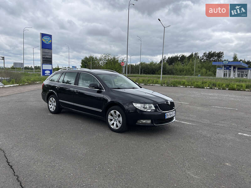 Универсал Skoda Superb 2012 в Бродах