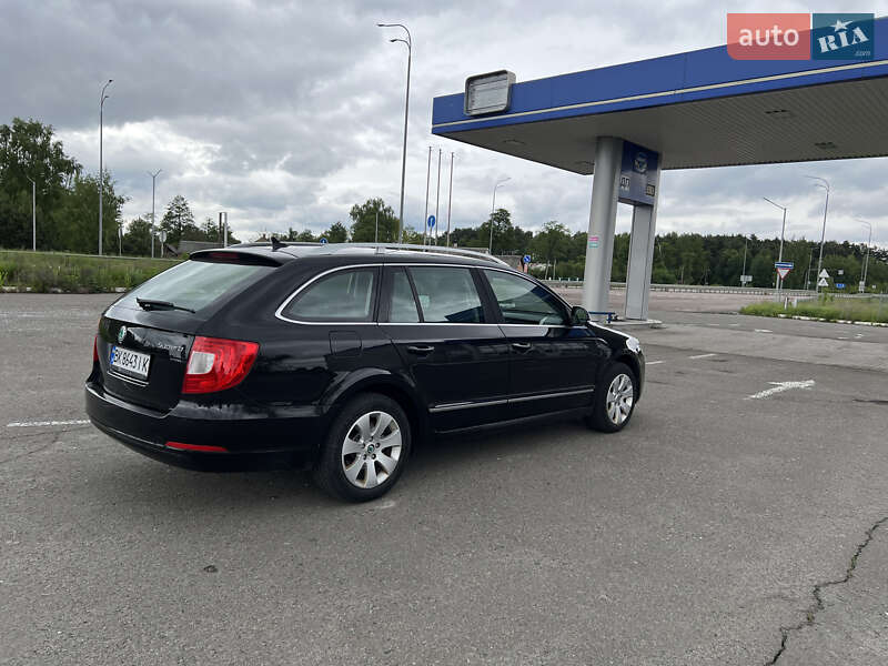 Универсал Skoda Superb 2012 в Бродах