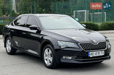 Ліфтбек Skoda Superb 2016 в 