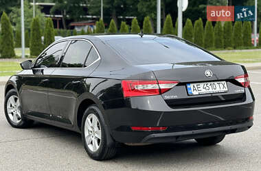 Ліфтбек Skoda Superb 2016 в 