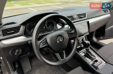 Ліфтбек Skoda Superb 2016 в 