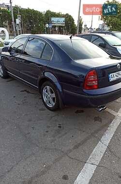 Лифтбек Skoda Superb 2002 в 