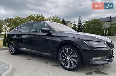 Лифтбек Skoda Superb 2016 в Скалате