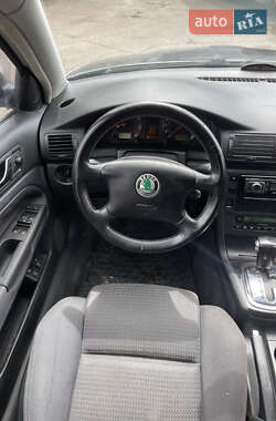 Лифтбек Skoda Superb 2005 в 