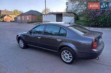 Лифтбек Skoda Superb 2003 в 