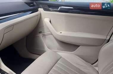 Лифтбек Skoda Superb 2016 в 