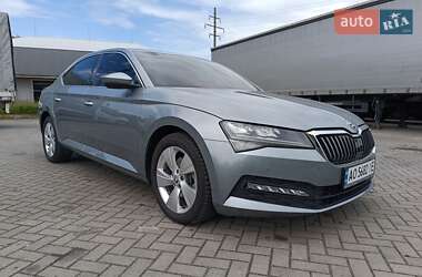 Лифтбек Skoda Superb 2019 в 