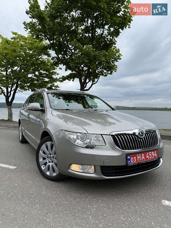 Skoda Superb 2011