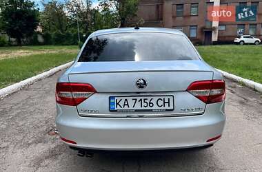 Лифтбек Skoda Superb 2013 в 