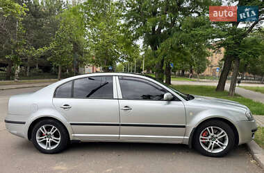 Лифтбек Skoda Superb 2003 в 