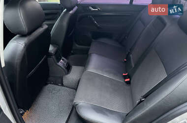 Лифтбек Skoda Superb 2003 в 