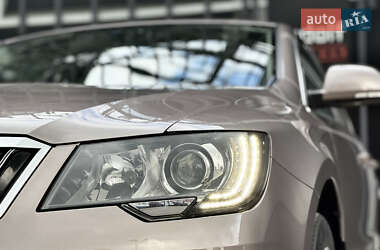 Лифтбек Skoda Superb 2014 в 