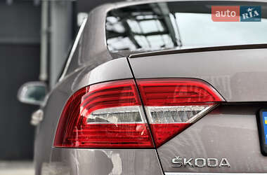 Лифтбек Skoda Superb 2014 в 