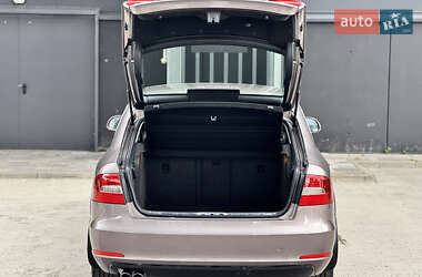 Лифтбек Skoda Superb 2014 в 
