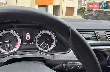 Лифтбек Skoda Superb 2019 в 