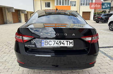 Лифтбек Skoda Superb 2019 в 