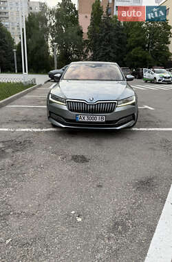 Лифтбек Skoda Superb 2019 в 