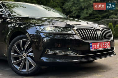 Ліфтбек Skoda Superb 2021 в 