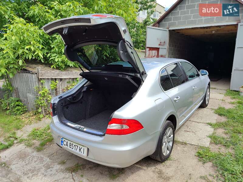 Лифтбек Skoda Superb 2012 в Каневе