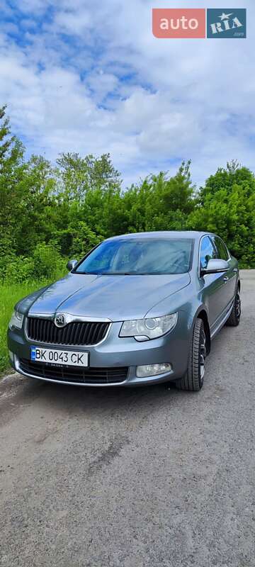 Skoda Superb 2011