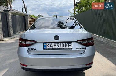 Лифтбек Skoda Superb 2017 в 