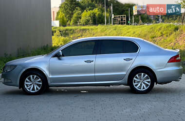Лифтбек Skoda Superb 2013 в 