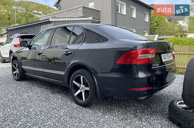 Лифтбек Skoda Superb 2013 в 