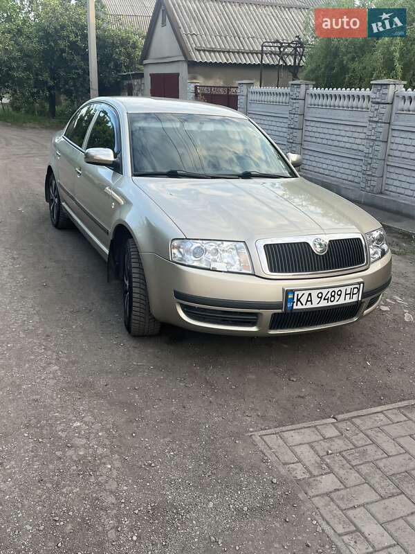 Skoda Superb 2006
