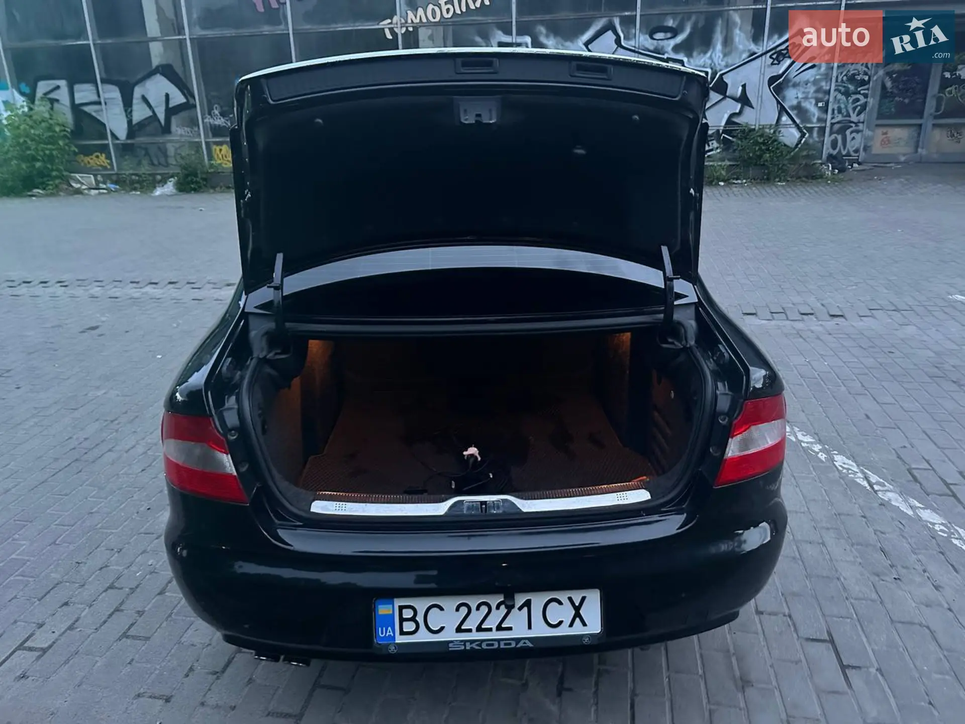 2010 Skoda Superb - мініатюра 4