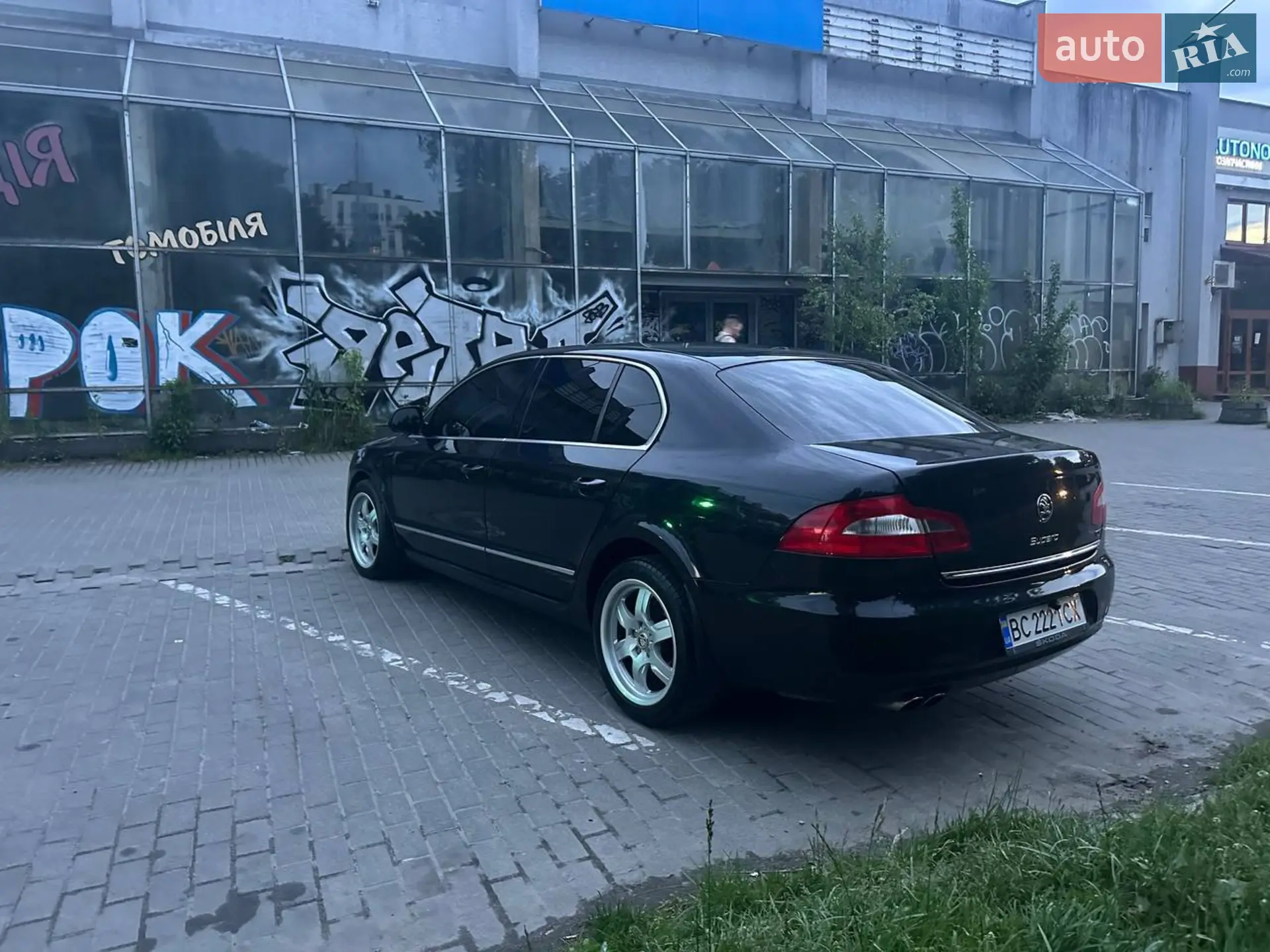 2010 Skoda Superb - мініатюра 14
