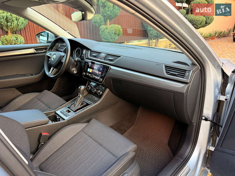 Універсал Skoda Superb 2020 в Мукачевому